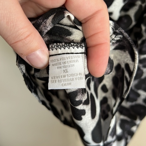 Charlotte Russe animal print flowy tank top - Picture 5 of 6